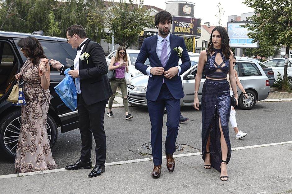 Miloš Teodosić i Jelisaveta Orašanin bili kumovi na venčanju Aleksandre Prijović