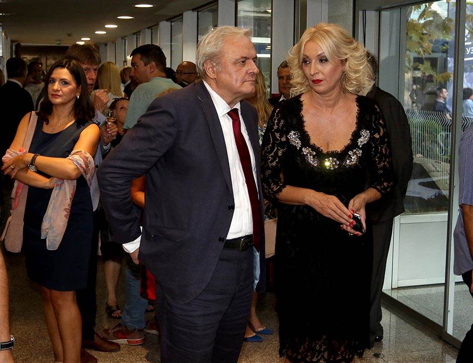 Olivera Kovačević objavila slike sa venčanja bratanice