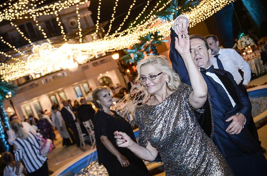 Bogoljub Karić dao Rusima u Knez Mihailovoj 50 evra za rakiju