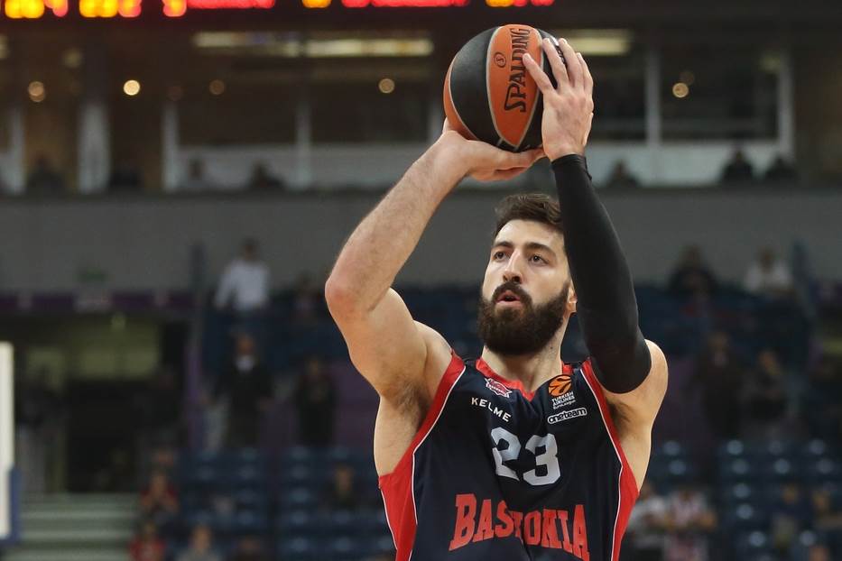 Šengelija potpisao za Barselonu, stiže i Klajburn