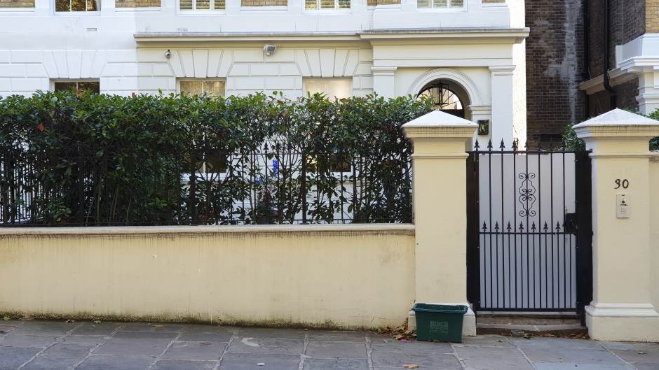 Otac Ejmi Vajnhaus tuži njene drugarice