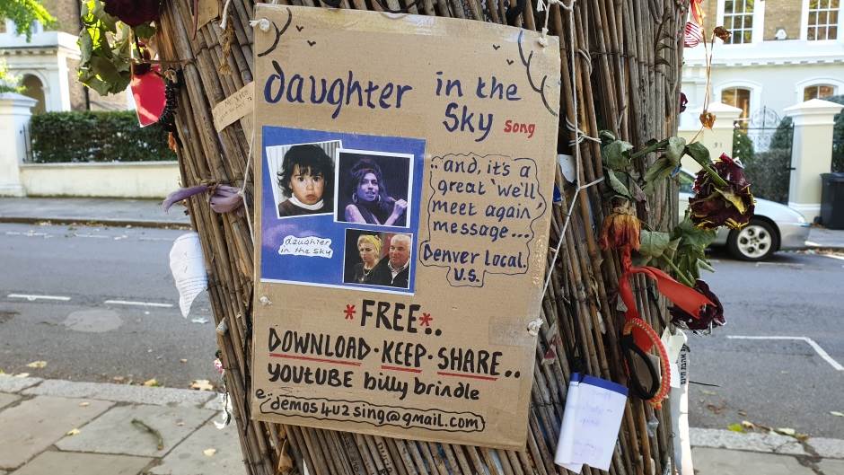 Otac Ejmi Vajnhaus tuži njene drugarice