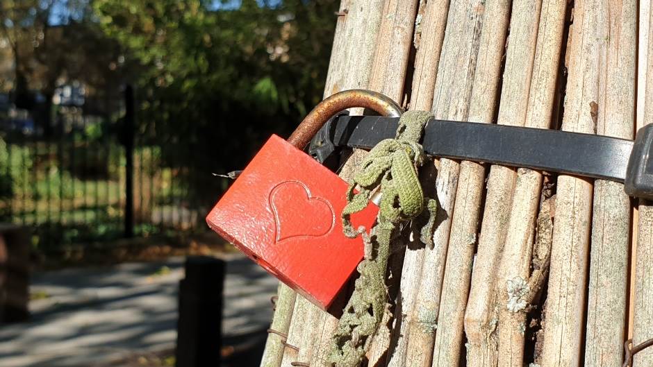 Otac Ejmi Vajnhaus tuži njene drugarice