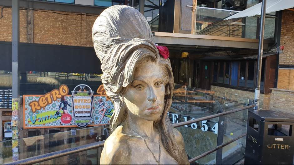 Otac Ejmi Vajnhaus tuži njene drugarice