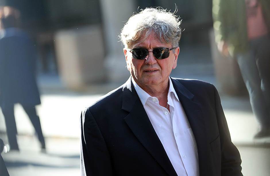 Radoš Bajić s bradom i dugom kosom