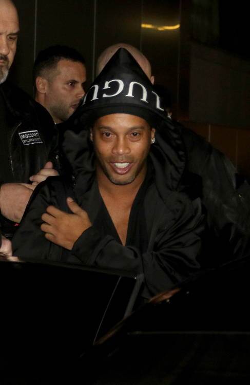 Ronaldinjo dao dres protivničkom igraču