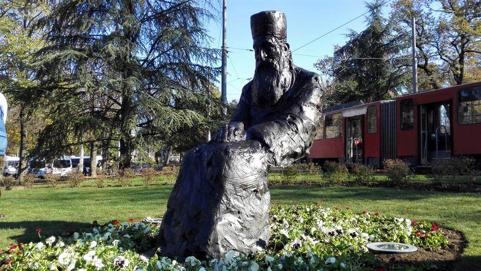 uklonjen spomenik patrijarh pavle