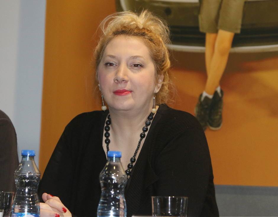 Hrvati napali komičarku Sandru Silađev zbog slike sa Šešeljem