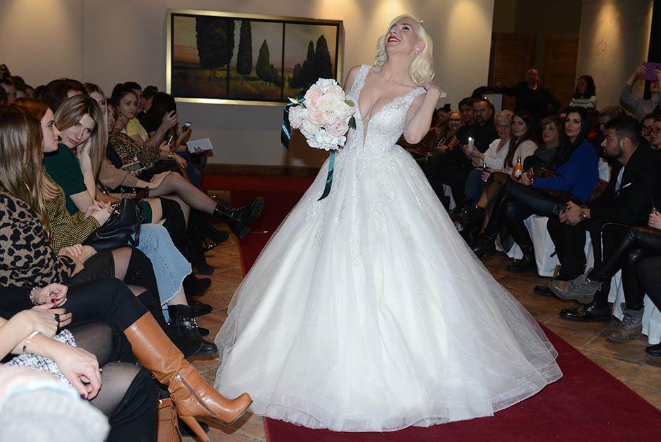 jovana jeremic automobil