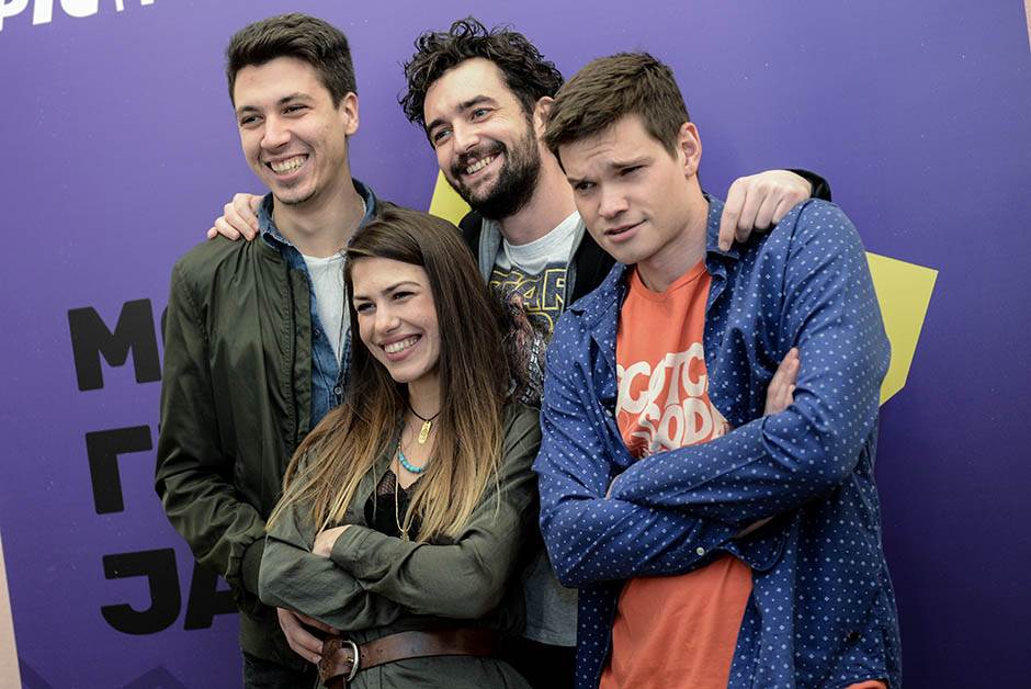 Mala Zone iz filma Zona Zamfirova udata za 23 godine starijeg glumca