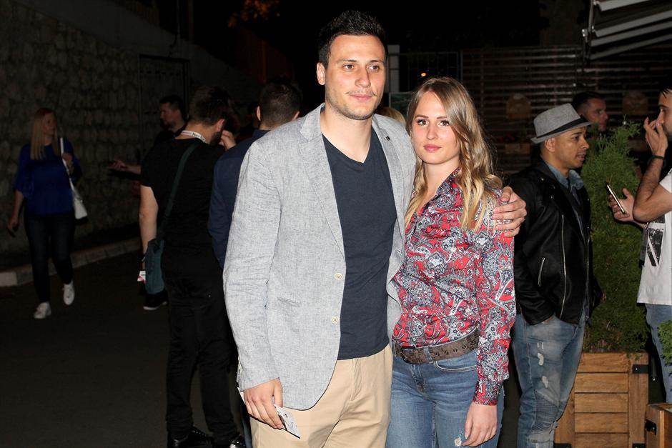 Kako izgleda supruga glumca Nikole Glišića koji se na filmu ljubio sa Slavenom Došlom