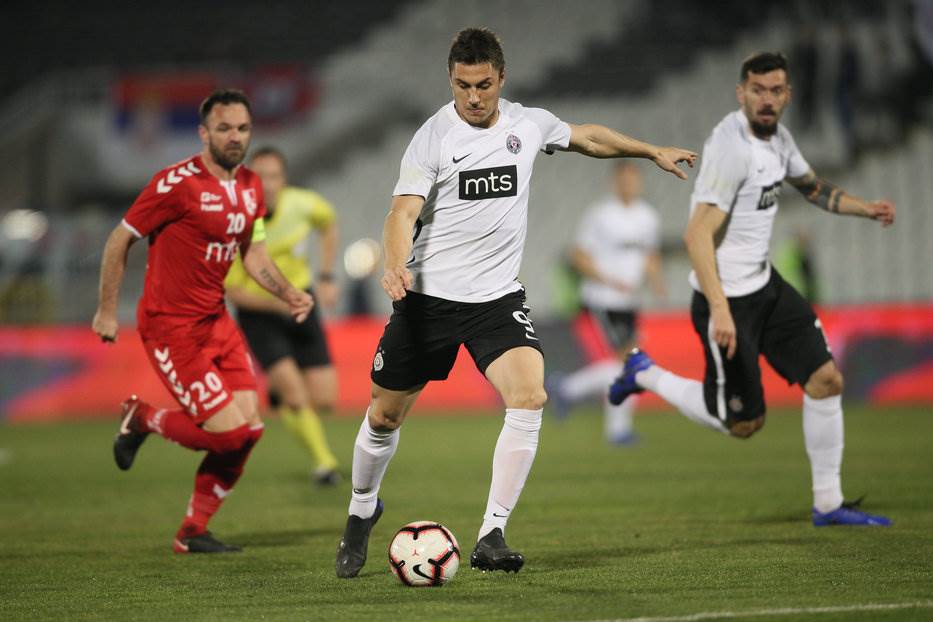 Partizan doveo Nemanju Nikolića