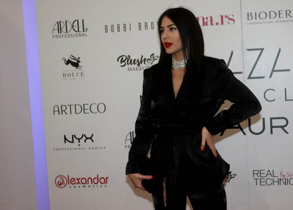 Pevačice slike u kupaćim kostimima