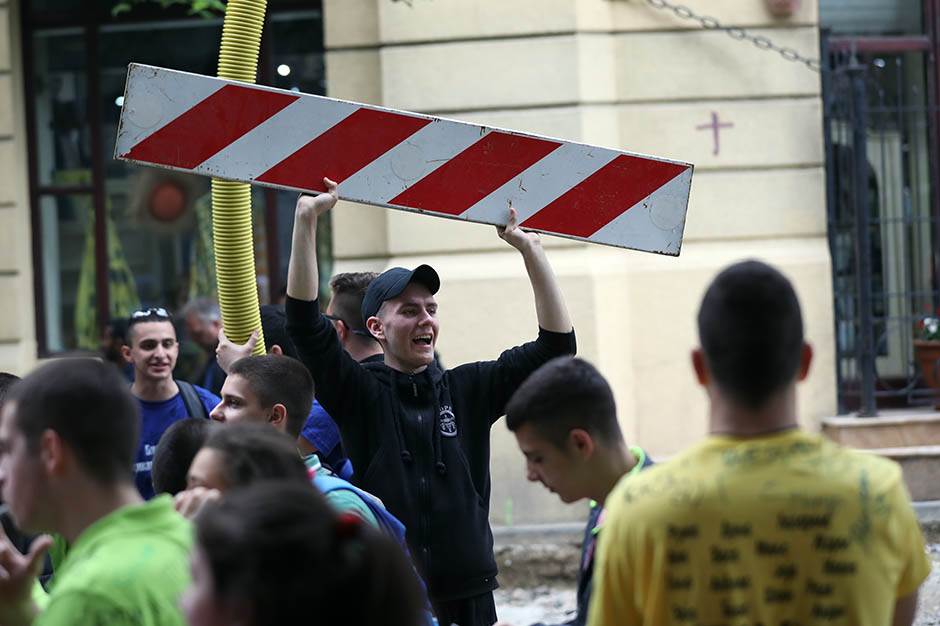 Korona virus u Srbiji dr Srđa Janković o maturskim proslavama i utakmicama nove mere Vlade Srbije