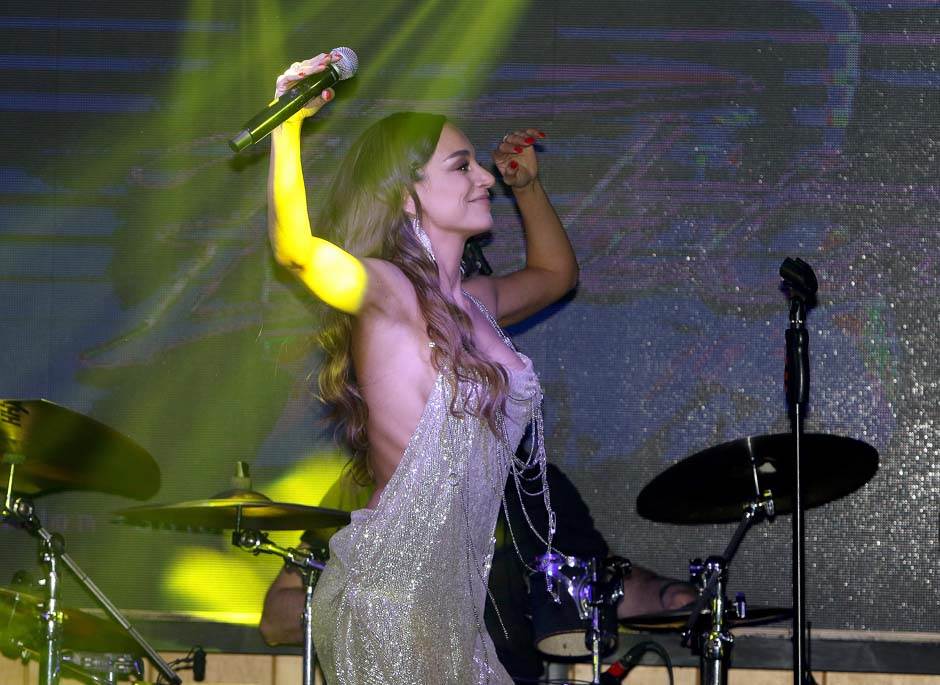 Edita Aradinović Instagram slika trbušnjaci