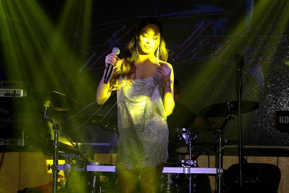 Edita Aradinović Instagram slika trbušnjaci