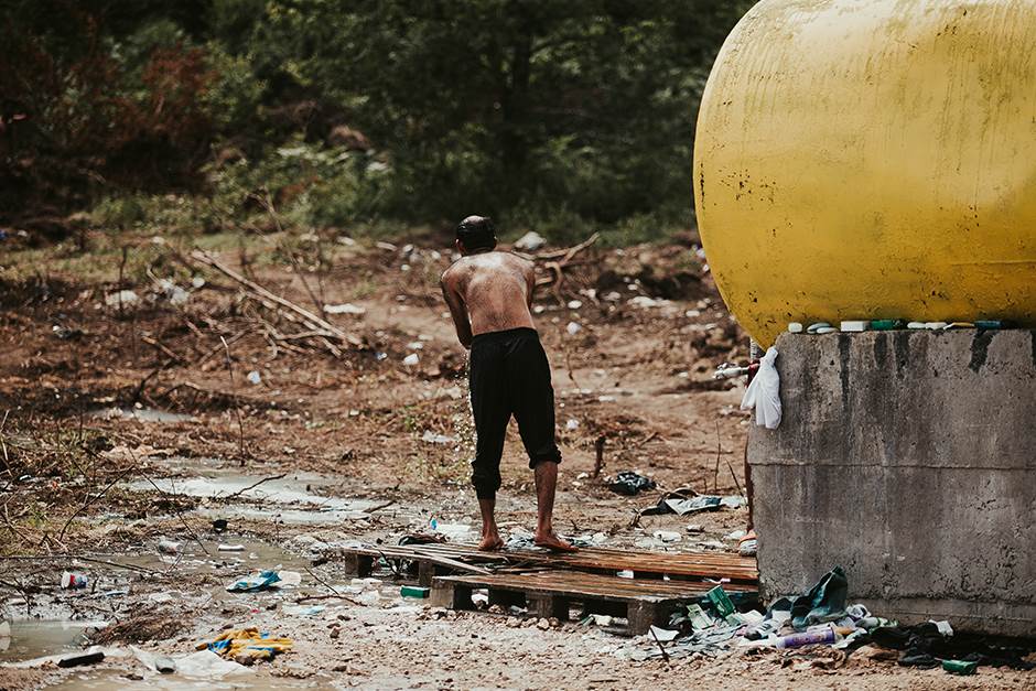 Kamp Vučjak se zatvara, migrante sele u kasarnu kod Sarajeva