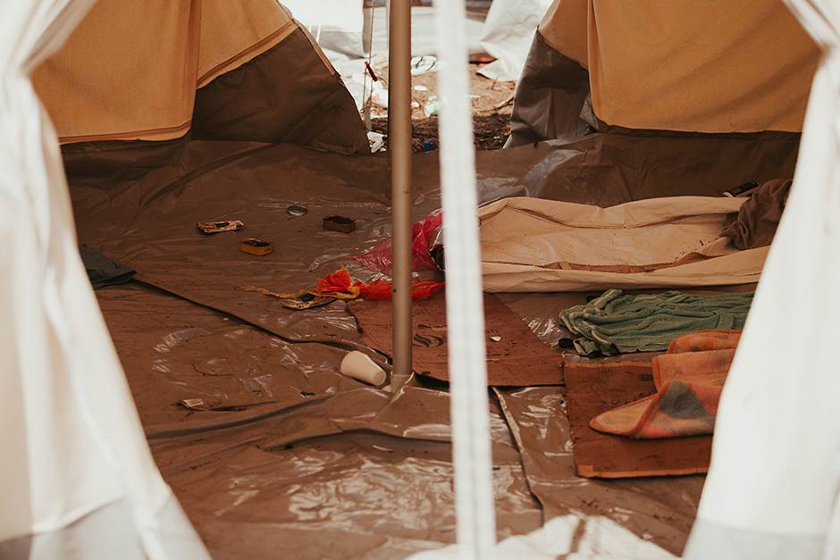 Kamp Vučjak se zatvara, migrante sele u kasarnu kod Sarajeva