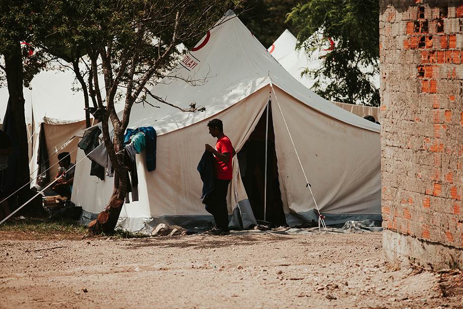 Kamp Vučjak se zatvara, migrante sele u kasarnu kod Sarajeva