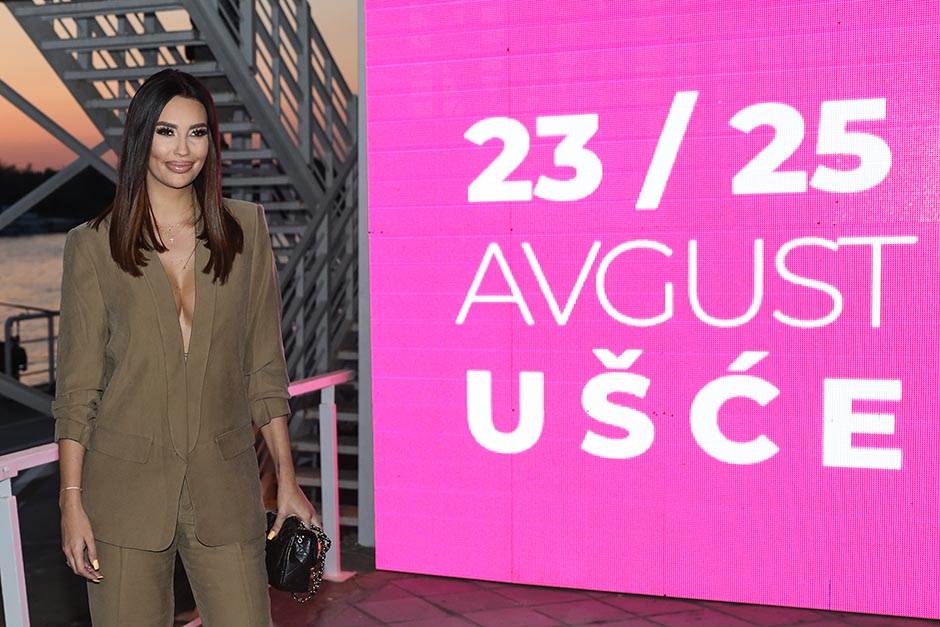 Katarina Grujić i Soraja slike za Noć veštica