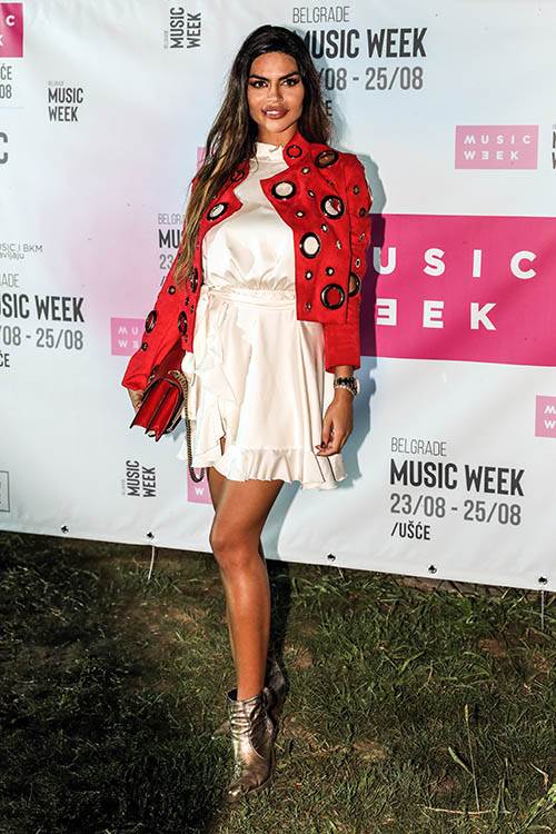 Dejana Živković VIDEO Dejana o povećanju grudi i usana