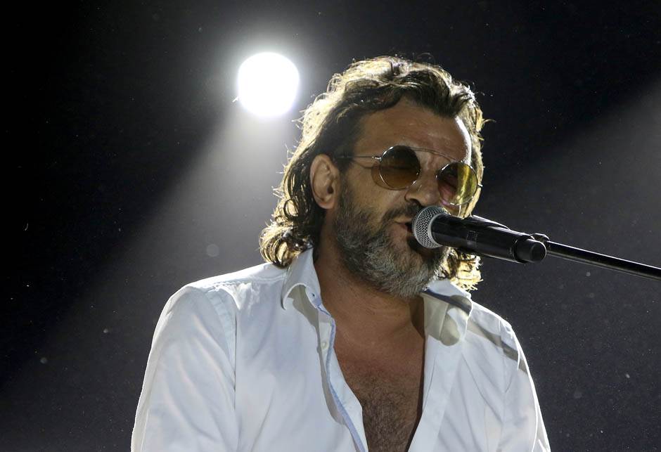 Aca Lukas nova devojka - tukao novu devojku?