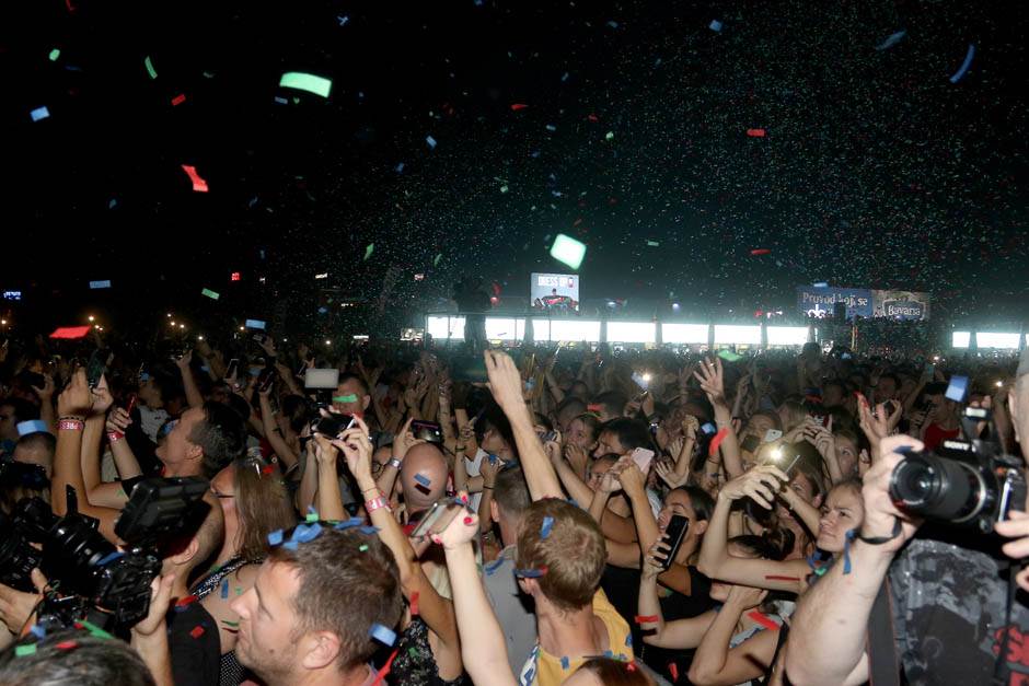 Aca Lukas nova devojka - tukao novu devojku?