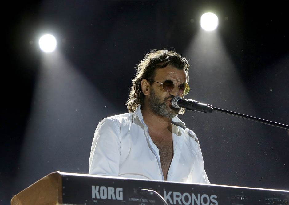 Aca Lukas nova devojka - tukao novu devojku?