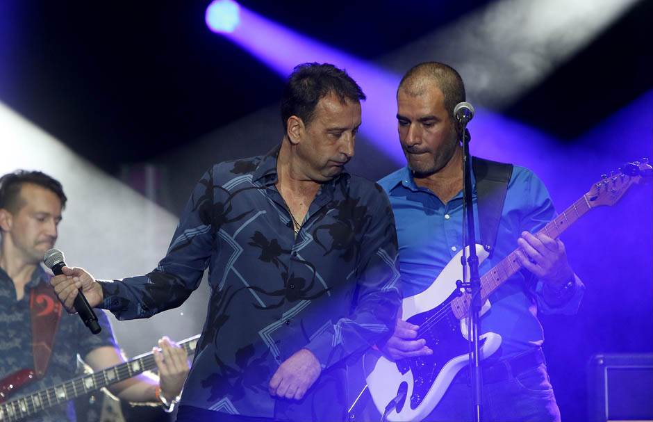 Aca Lukas nova devojka - tukao novu devojku?