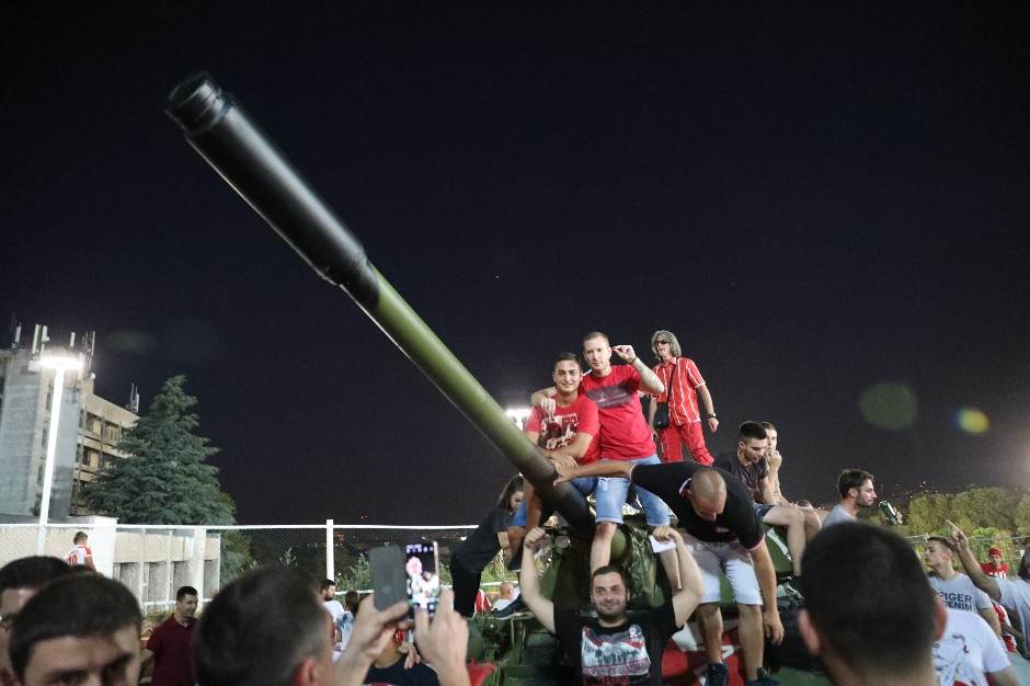Partizan ima parni valjak ispred stadiona
