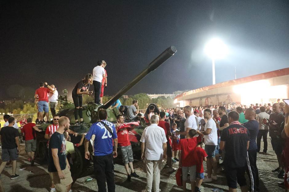 Partizan ima parni valjak ispred stadiona