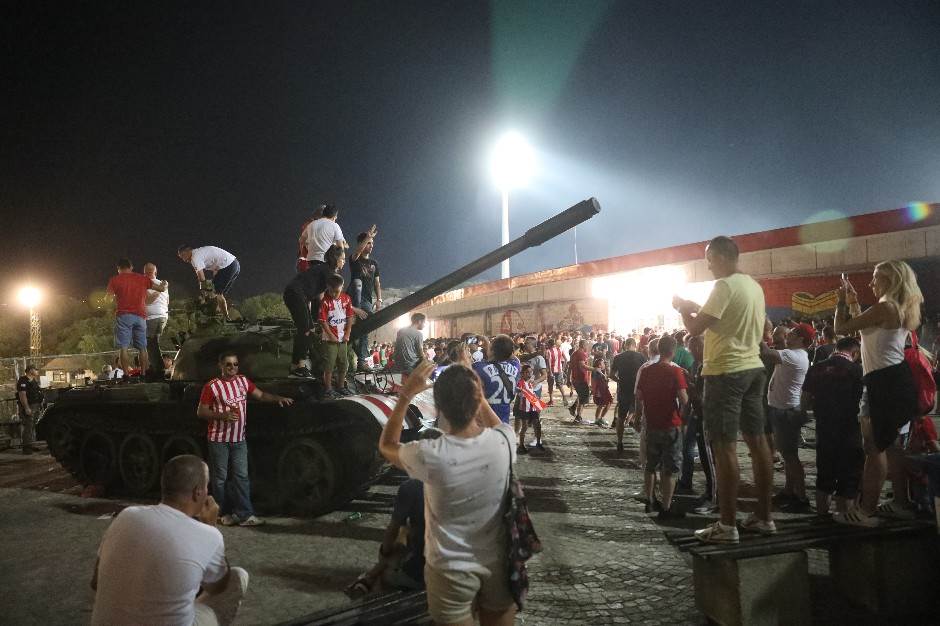 Partizan ima parni valjak ispred stadiona