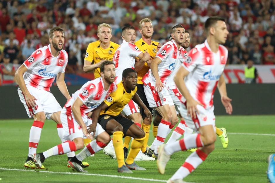 Navijači Jang Bojsa divljali na utakmici protiv Grashopersa