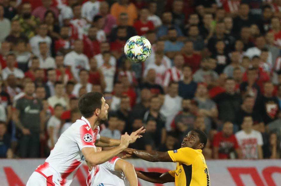 Navijači Jang Bojsa divljali na utakmici protiv Grashopersa