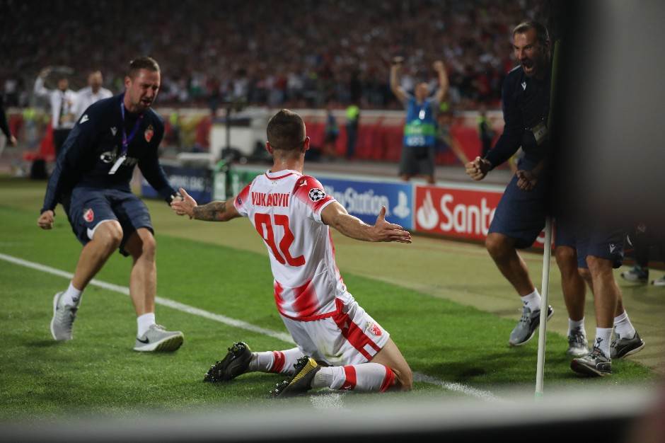 Navijači Jang Bojsa divljali na utakmici protiv Grashopersa