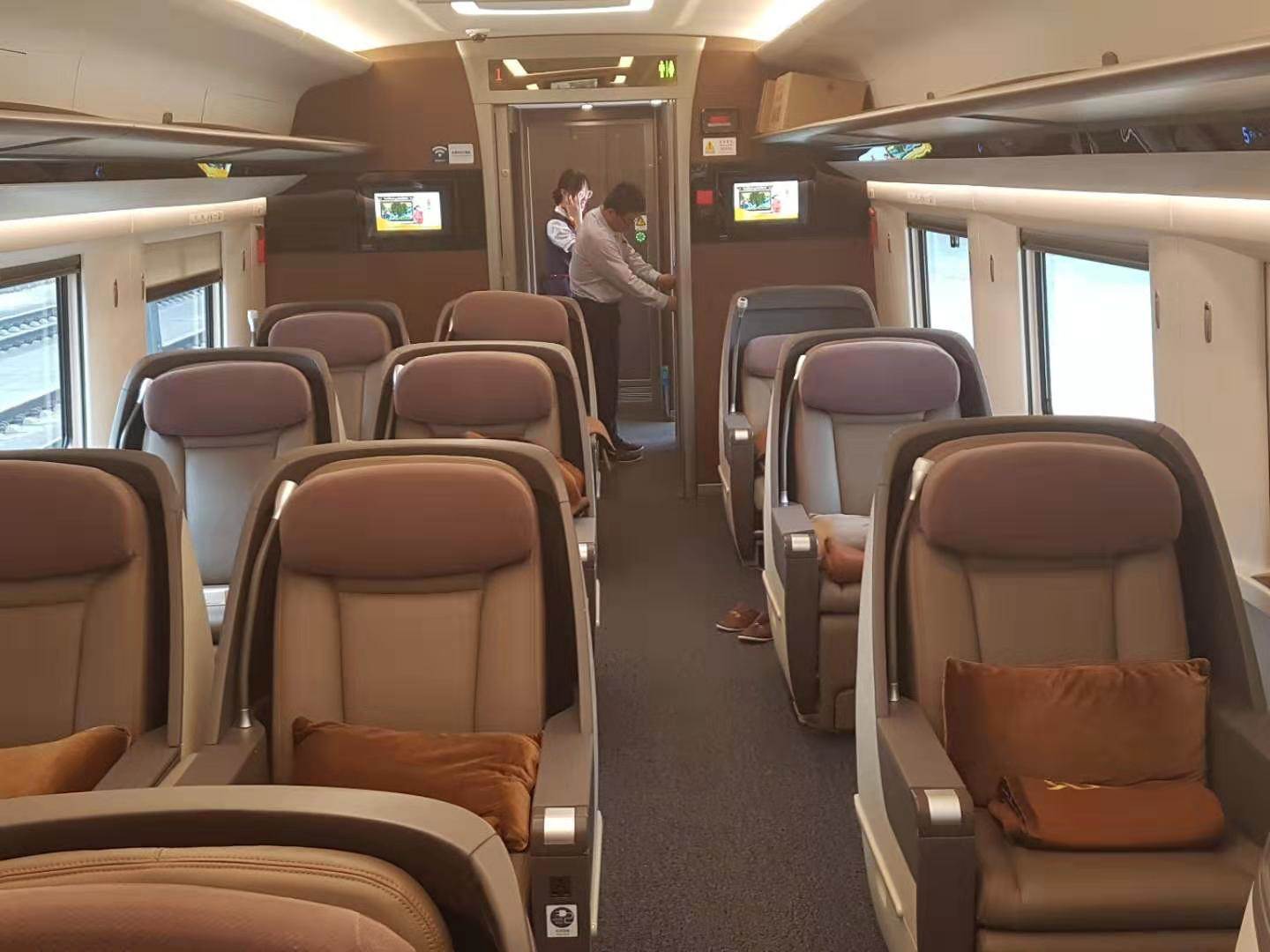 MONDO u Kini: Vožnja vozom brzinom 306 kilometara na čas