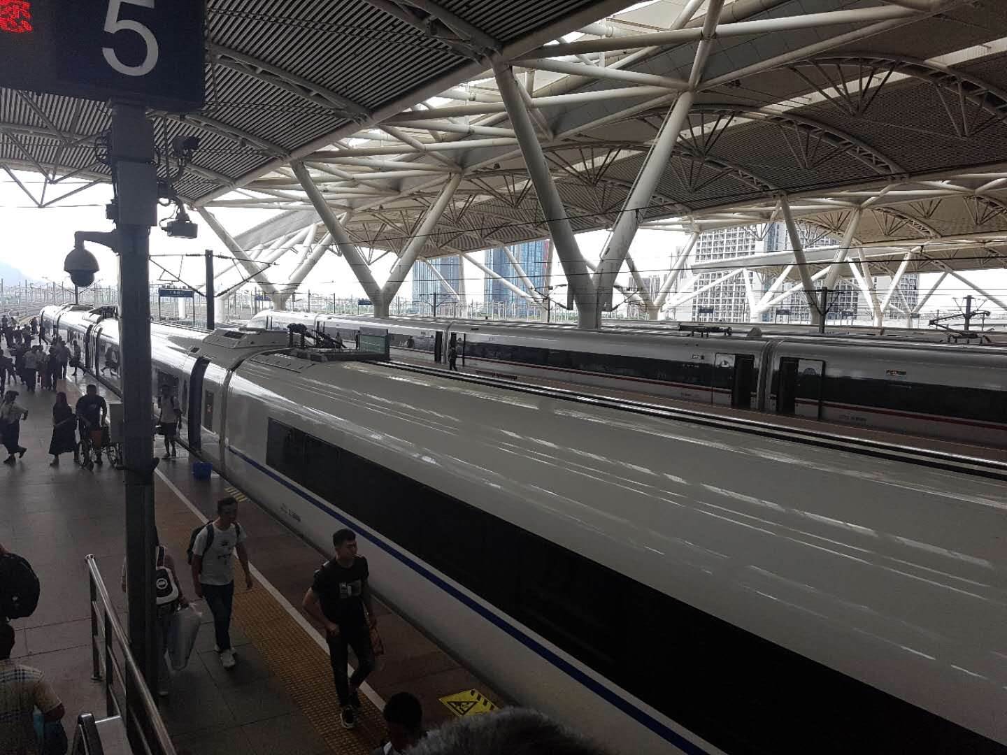 MONDO u Kini: Vožnja vozom brzinom 306 kilometara na čas