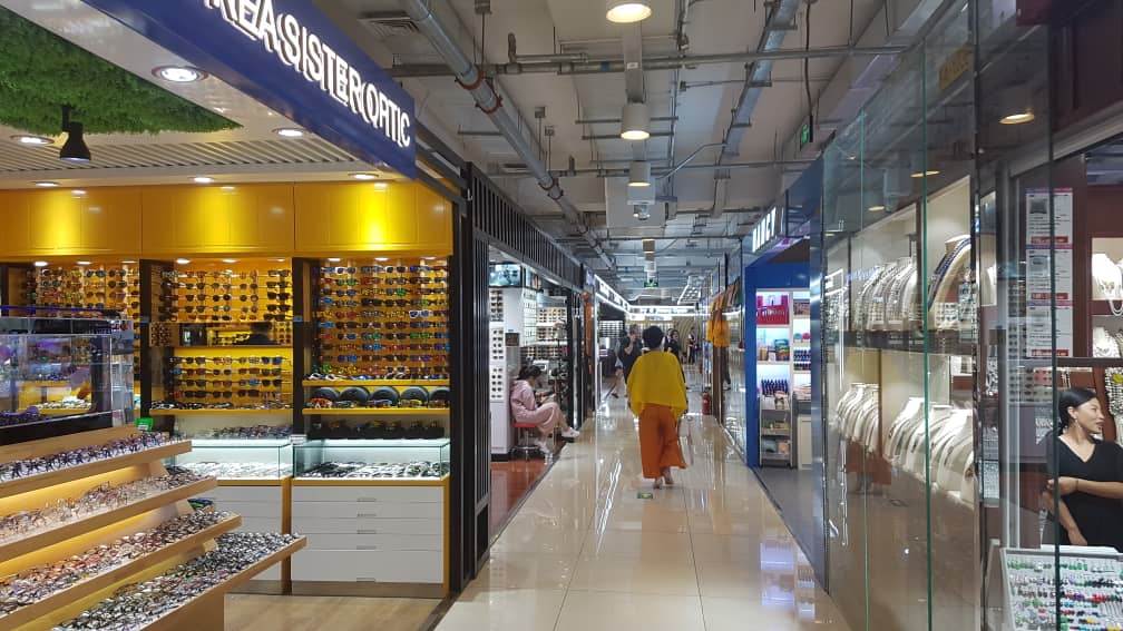 Silk market tržni centar u Kini - jeftina fejk roba i pregovori sa prodavcima