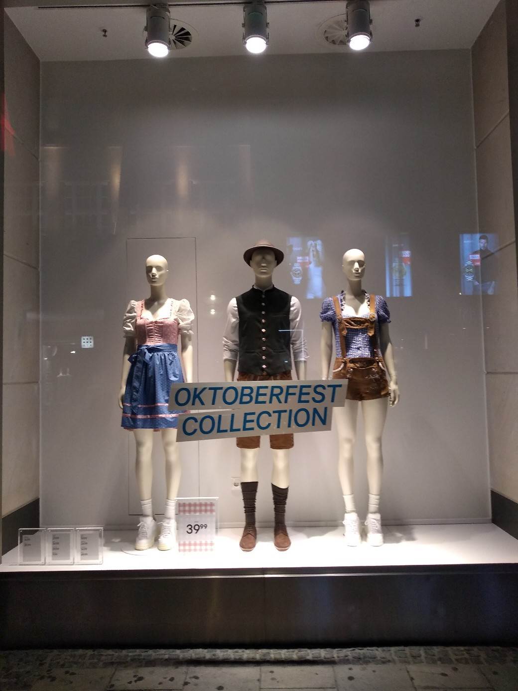 Minhen pivnica Oktoberfest pivo kobasice