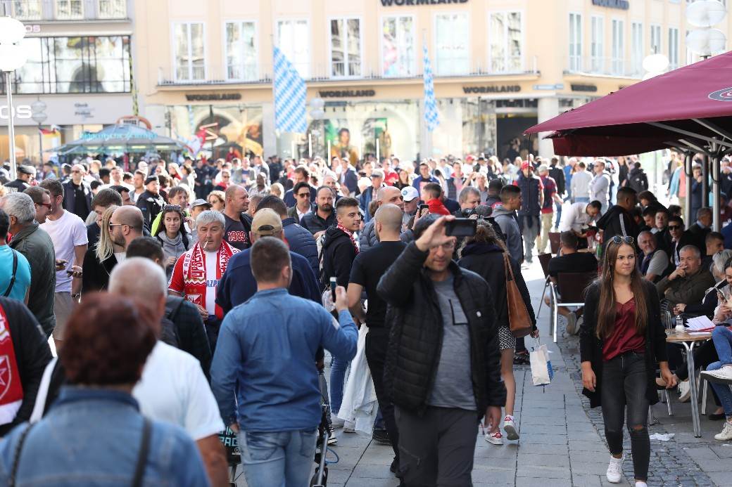 Crvena zvezda - Bajern Minhen Liga šampiona navijači