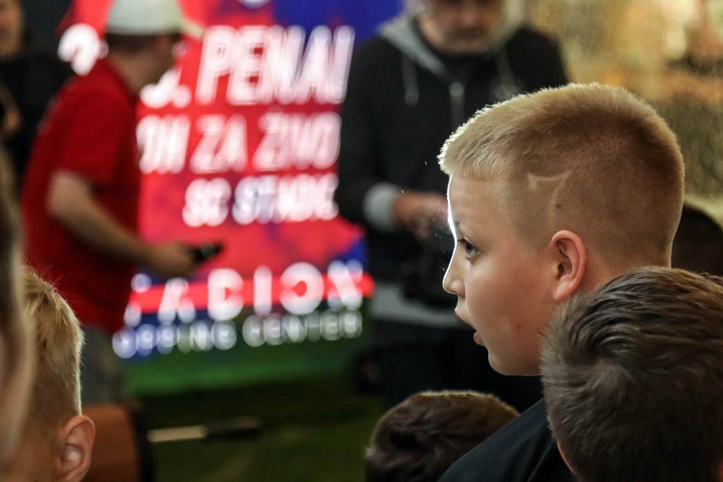 PENAL ZA ŽIVOT: Humanitarno šutiranje penala poznatim golmanima i ličnostima FOTOGRAFIJE