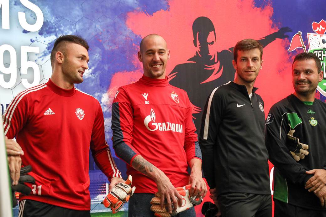 PENAL ZA ŽIVOT: Humanitarno šutiranje penala poznatim golmanima i ličnostima FOTOGRAFIJE