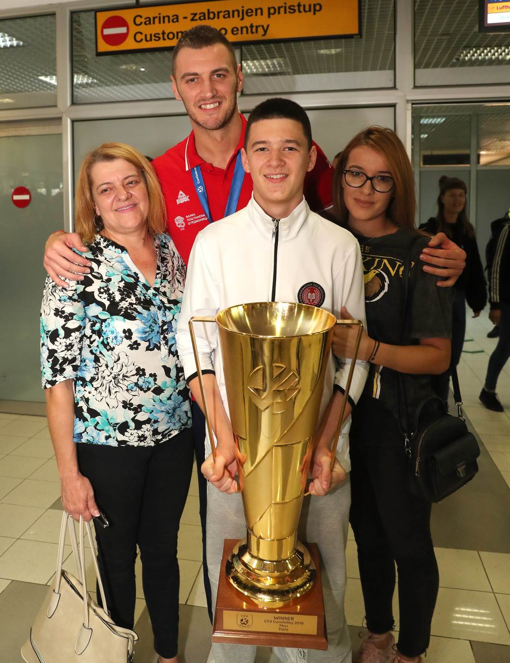 Odbojkaši Srbije stigli u Beograd nakon osvajanja titule evropskog šampiona (VIDEO)