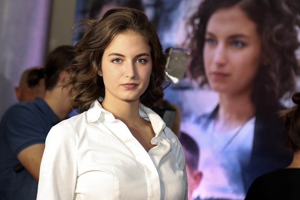 Dug Moru - Nova serija: Ćerke Branislava Lečića i Anice Dobre u glavnim ulogama FOTOGRAFIJE