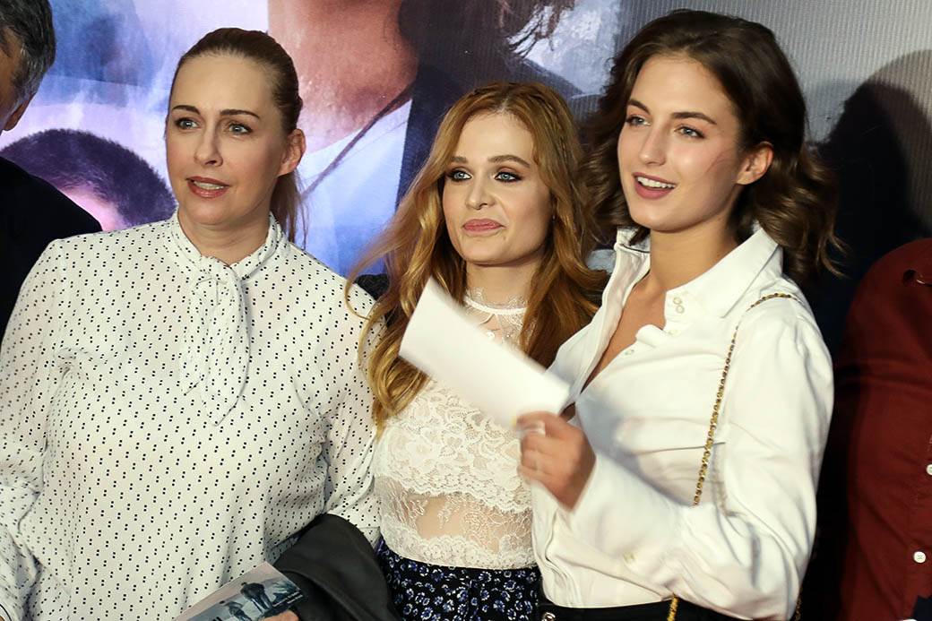 Dug Moru - Nova serija: Ćerke Branislava Lečića i Anice Dobre u glavnim ulogama FOTOGRAFIJE