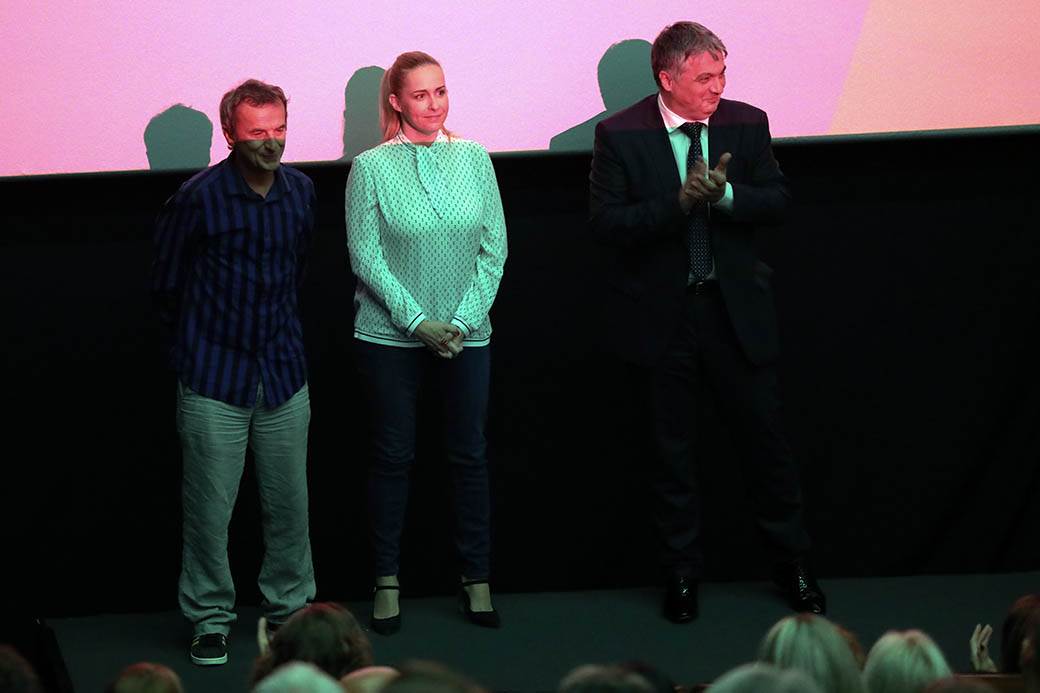 Dug Moru - Nova serija: Ćerke Branislava Lečića i Anice Dobre u glavnim ulogama FOTOGRAFIJE