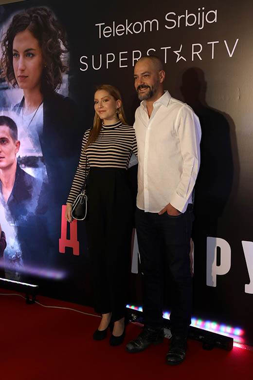 Dug Moru - Nova serija: Ćerke Branislava Lečića i Anice Dobre u glavnim ulogama FOTOGRAFIJE
