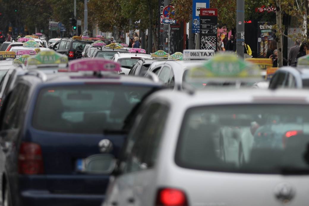 Beograd - Protest taksista od 13 do 15h
