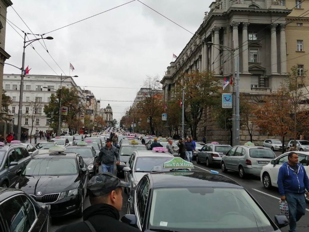 Beograd - Protest taksista od 13 do 15h