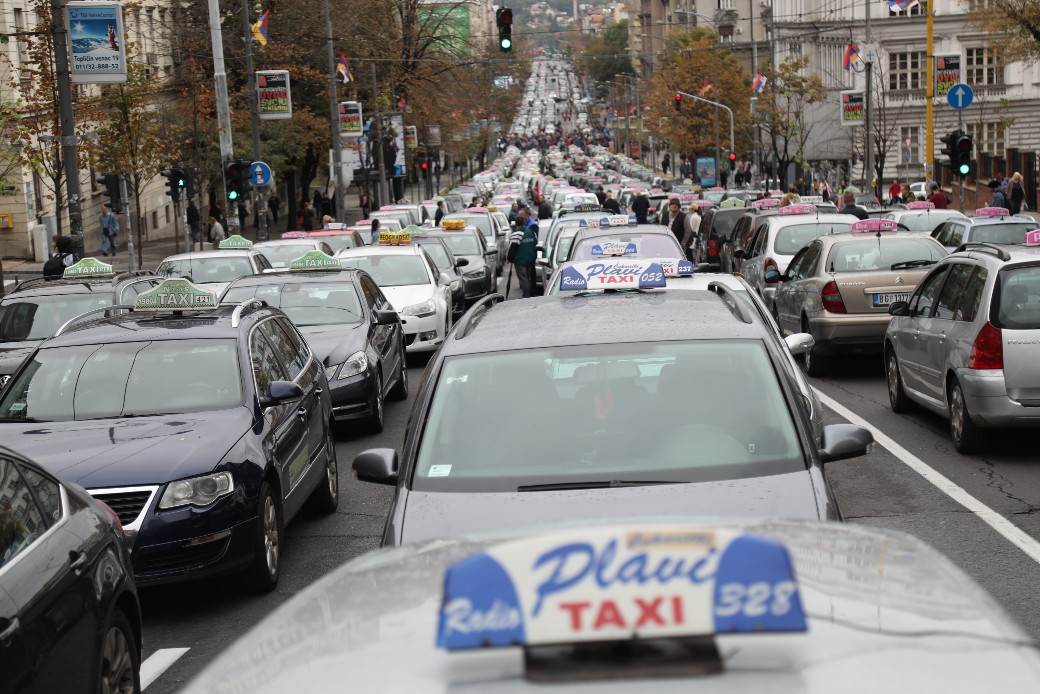 Beograd - Protest taksista od 13 do 15h